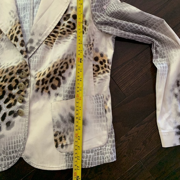 Airfield Womens’ Animal Print Blazer - Picture 8 of 8